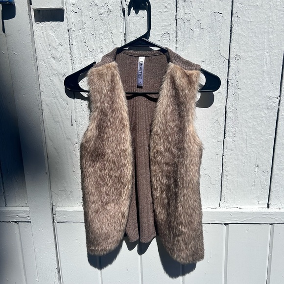 Beautees Brown Knit Vest with Faux Fur Trim - Picture 1 of 3